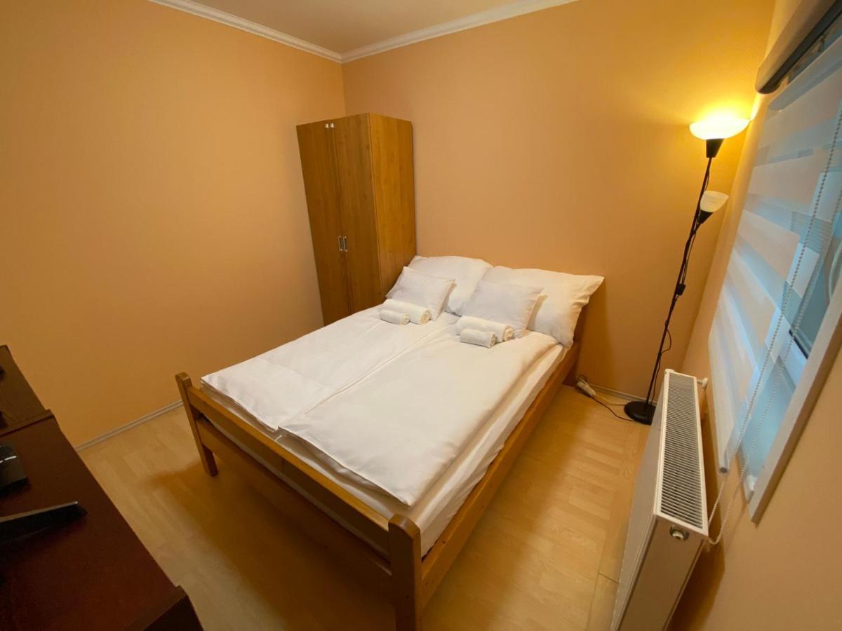 Rev1 Vendeghaz Apartment รีฟฟือเลิพ ภายนอก รูปภาพ